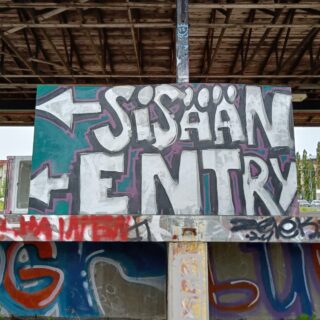 graffiti joss lukee Sisään, Entry