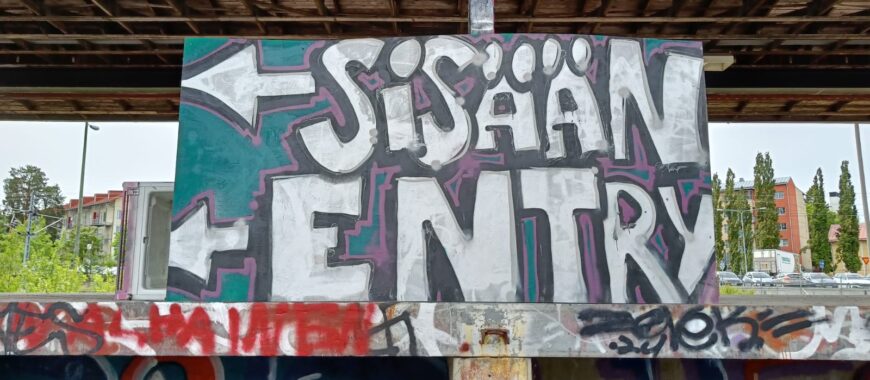 graffiti joss lukee Sisään, Entry