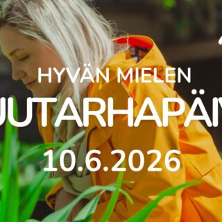 Nainen istuttaa kukkia